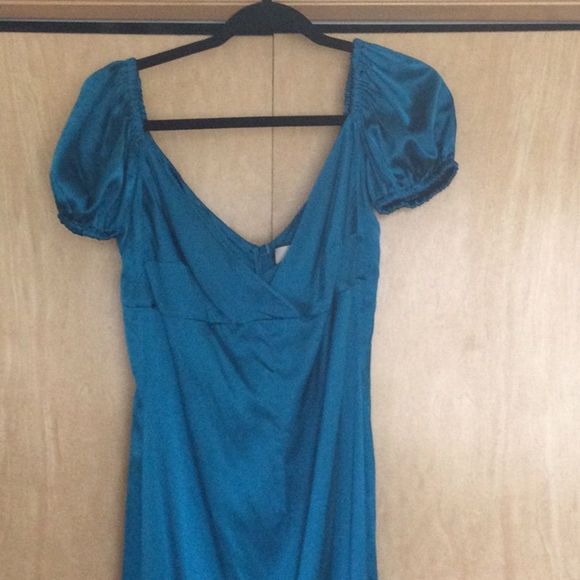 Alexis Cadiz Sweetheart Puff- Sleeve Silk .... - Picture 3 of 13